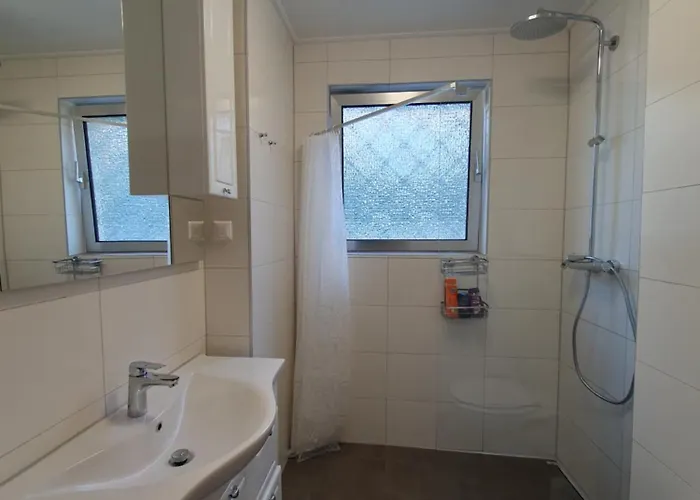 Helles, Ruhiges An Der Uniklinik * Mainz